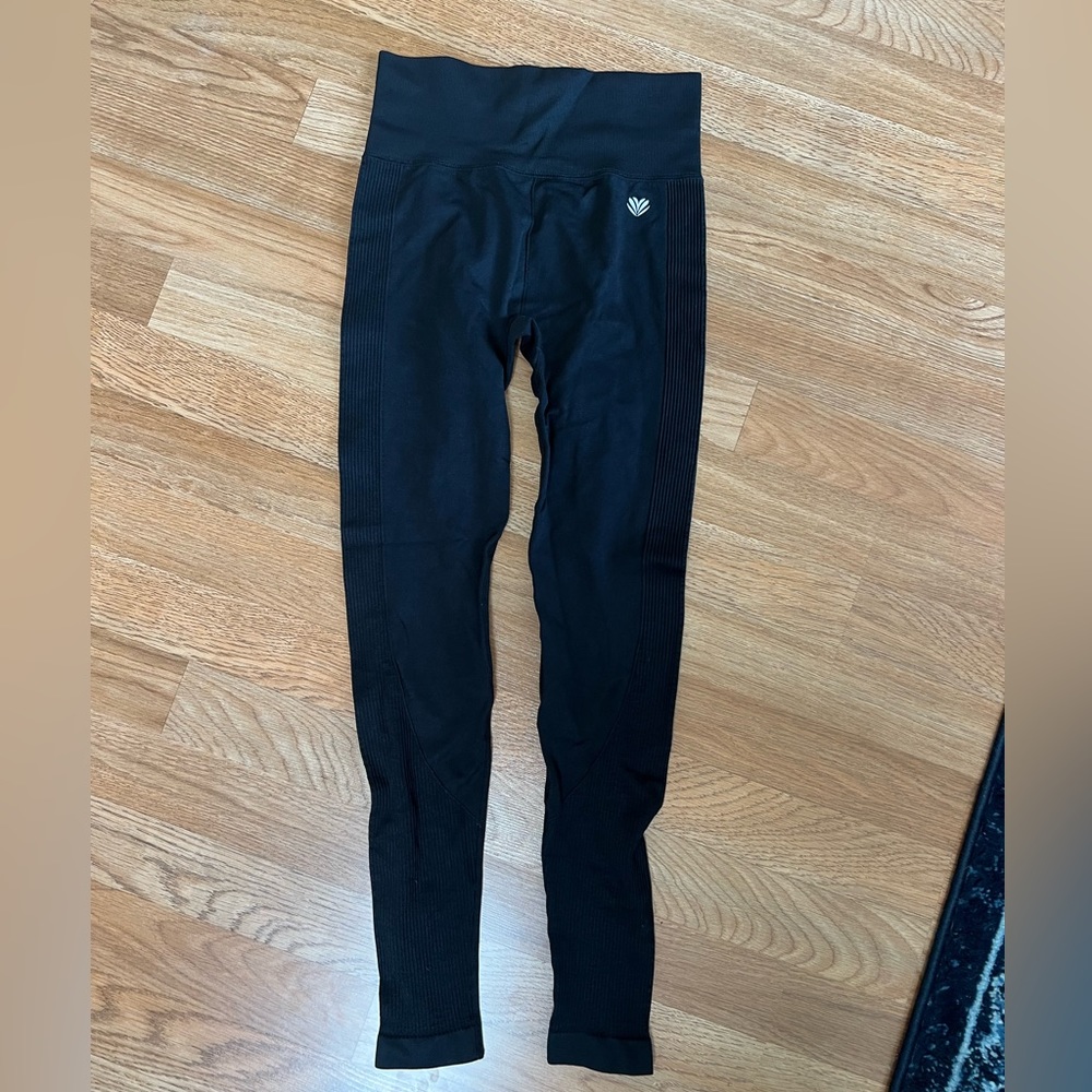 Athletic leggings